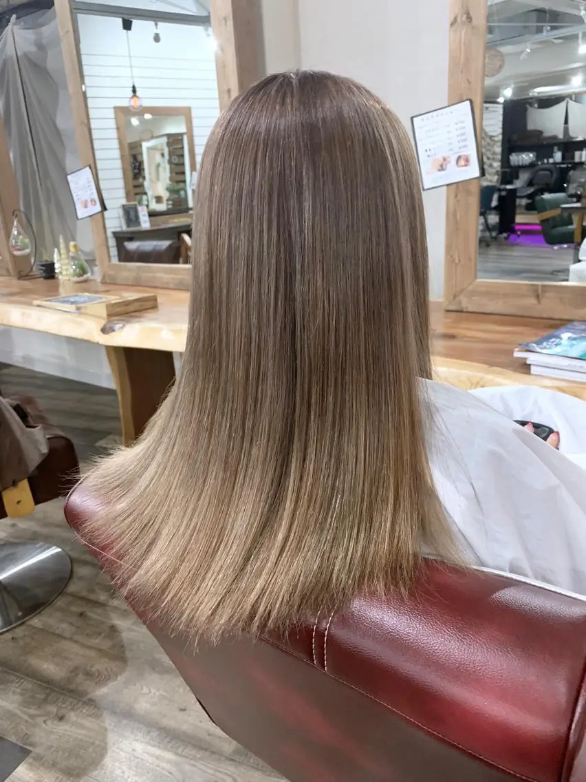 セミロング 穐田 司樹のヘアスタイル