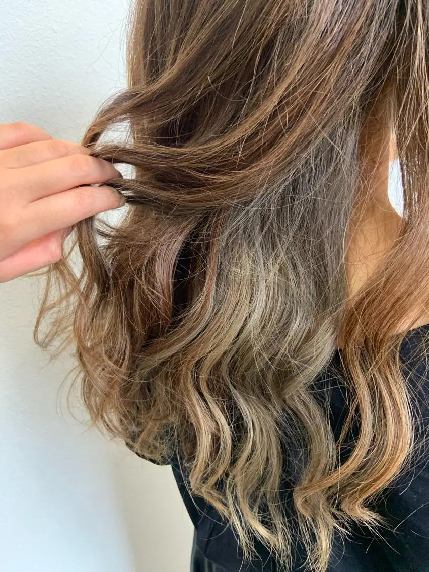 ロング RAPT bis ラプトビズのヘアスタイル
