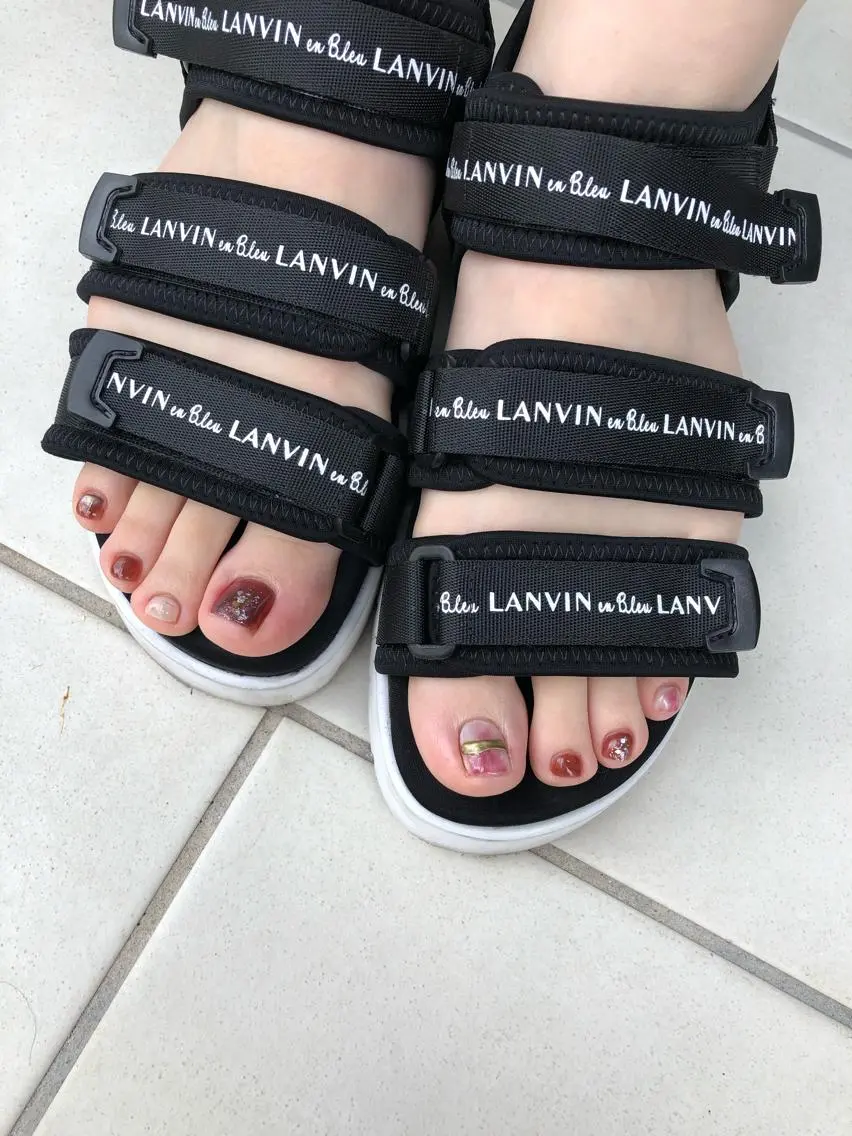 ネイル フットネイル émus nail Mamiのネイルデザイン