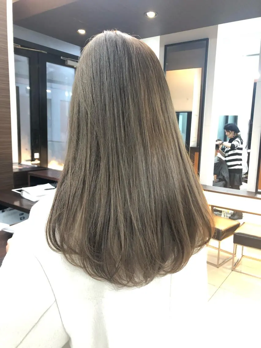 セミロング カラー ベージュカラー 八谷 将平のヘアスタイル