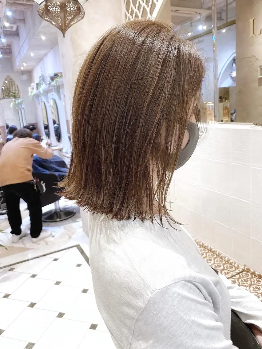 ミディアム カラー グレージュ ハイライトカラー オリーブグレージュ オリーブグレー ボブ カット ヘアカラー トリートメント ツヤ髪になりたい方へ 🩷柴田知亜希のヘアスタイル