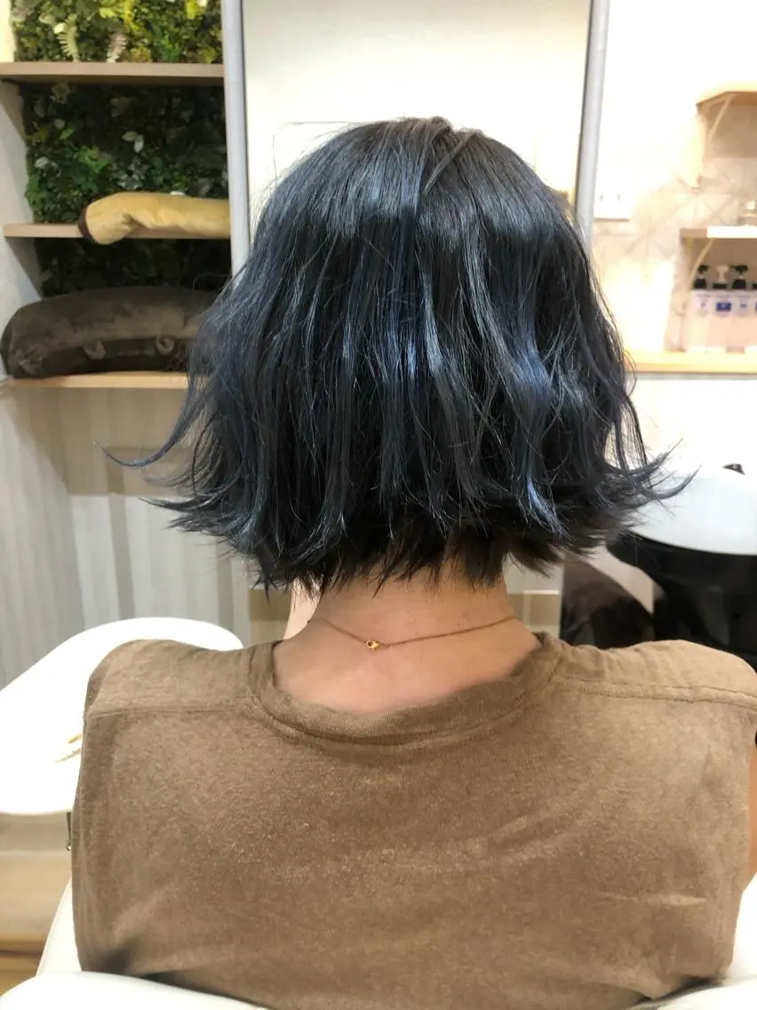 ショート カラー アディクシーカラー イルミナカラー くせ毛 髪質改善 縮毛矯正 tuuli トゥーリのヘアスタイル