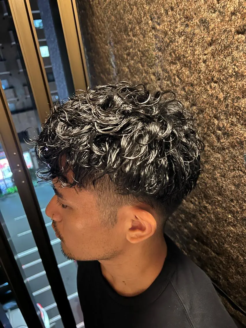 ミディアム 安田 遥のヘアスタイル