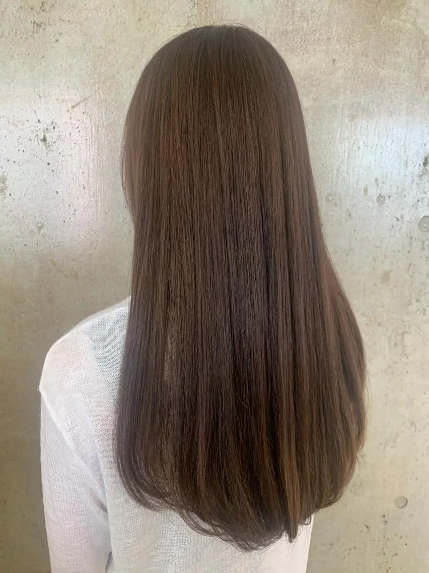 カラー アッシュ アッシュブラウン ブラウンカラー カット ヘアカラー トリートメント ヘッドスパ 近 紗理奈のヘアスタイル