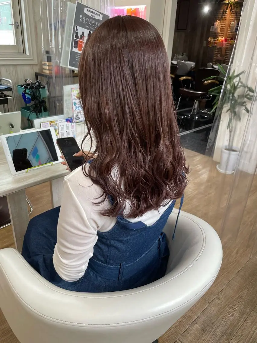 カラー white.梅田 デザインカラー🦄のヘアスタイル