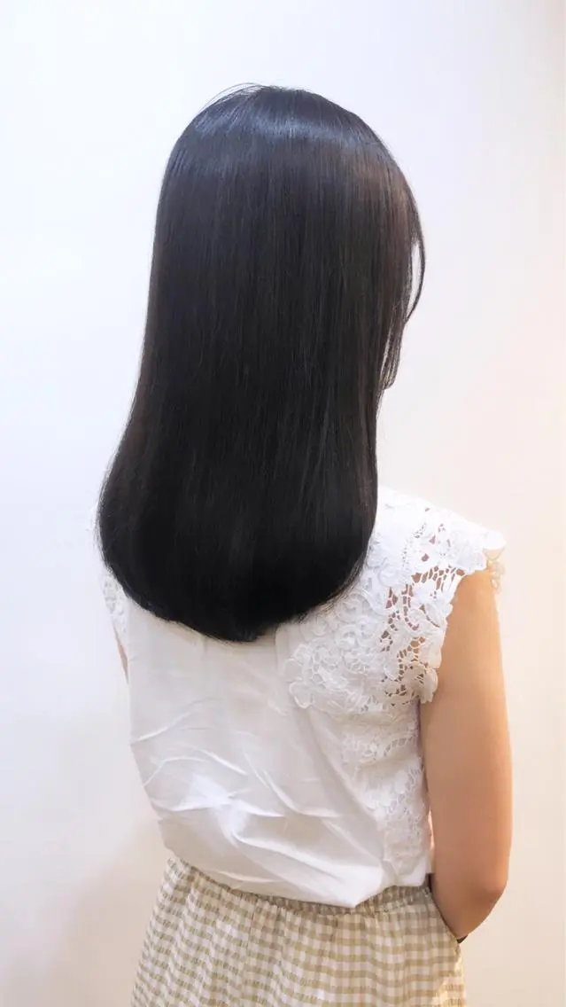 セミロング カラー カット 縮毛矯正 あずまぐち めぐみのヘアスタイル