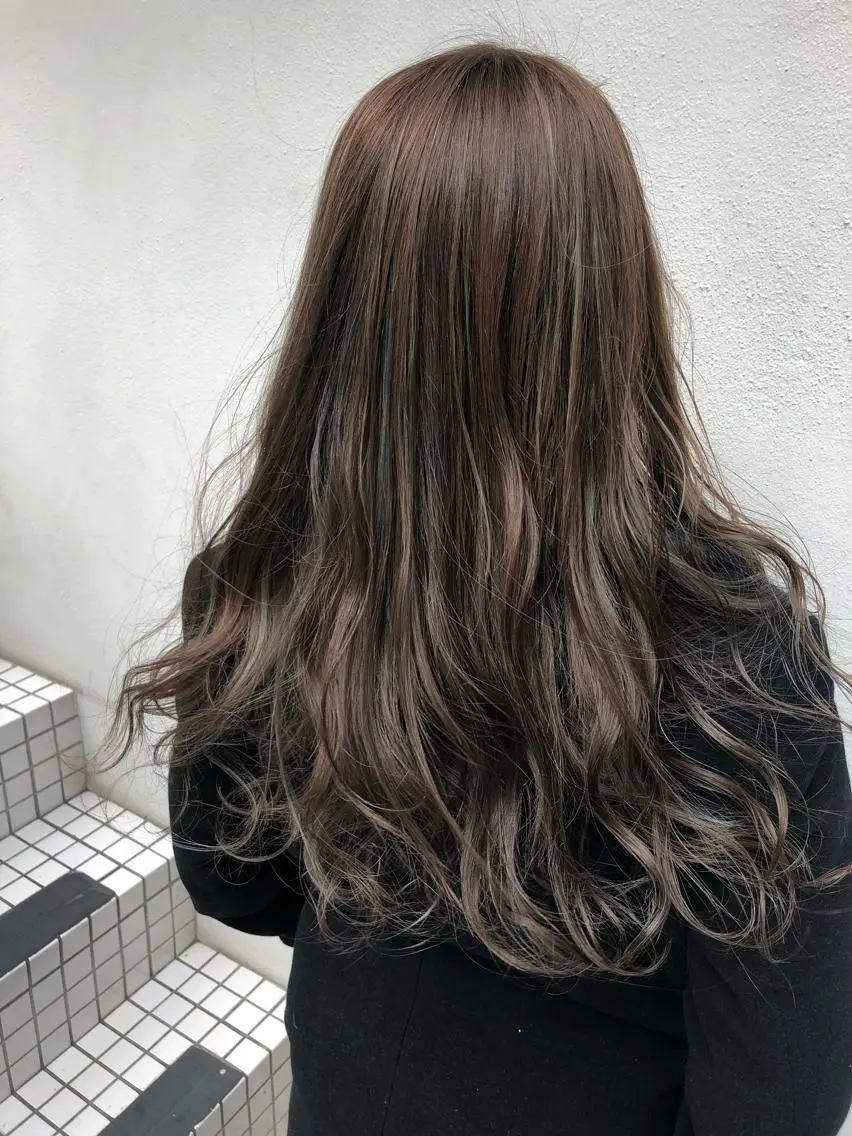 ロング カラー ハイライトカラー ハイライト 三軒茶屋/髪質改善 やまなかのヘアスタイル