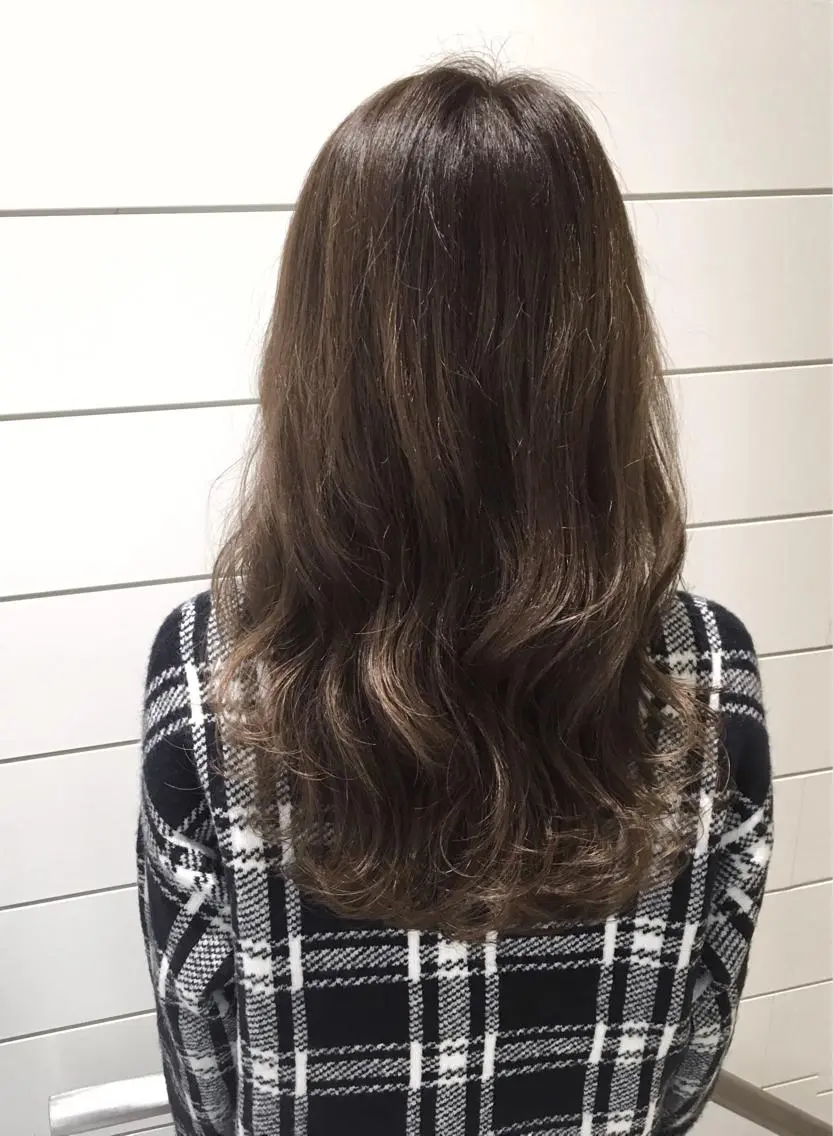 ロング カラー グラデーションカラー グレージュ 🍊新宿南口🍊 ERINAのヘアスタイル