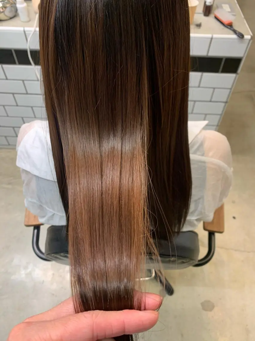 セミロング トリートメント トップ スタイリストのヘアスタイル
