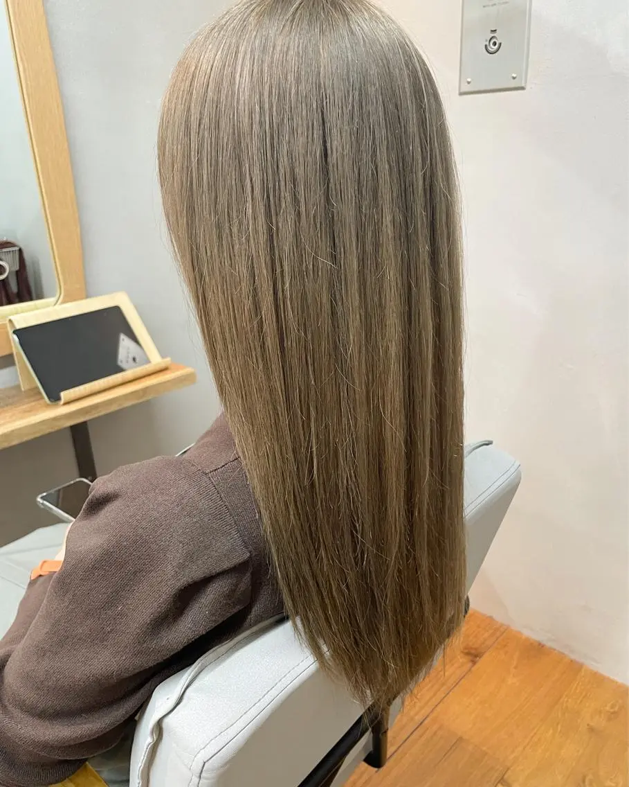 ロング カラー グレージュ ヘアカラー トリートメント 女性リピ90%🍨 🩷佐藤みずきのヘアスタイル