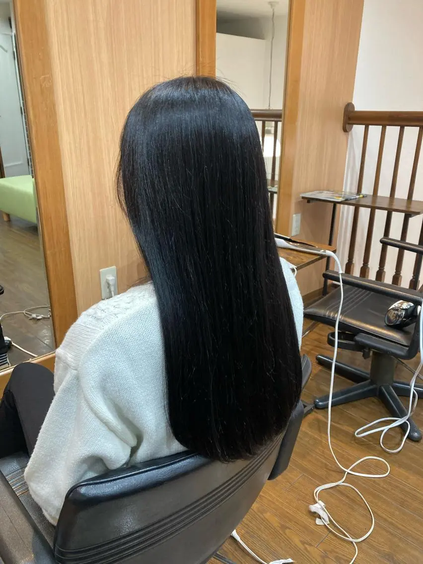 セミロング 髪質改善 トリートメント MOLLA ✂️辻桃加のヘアスタイル