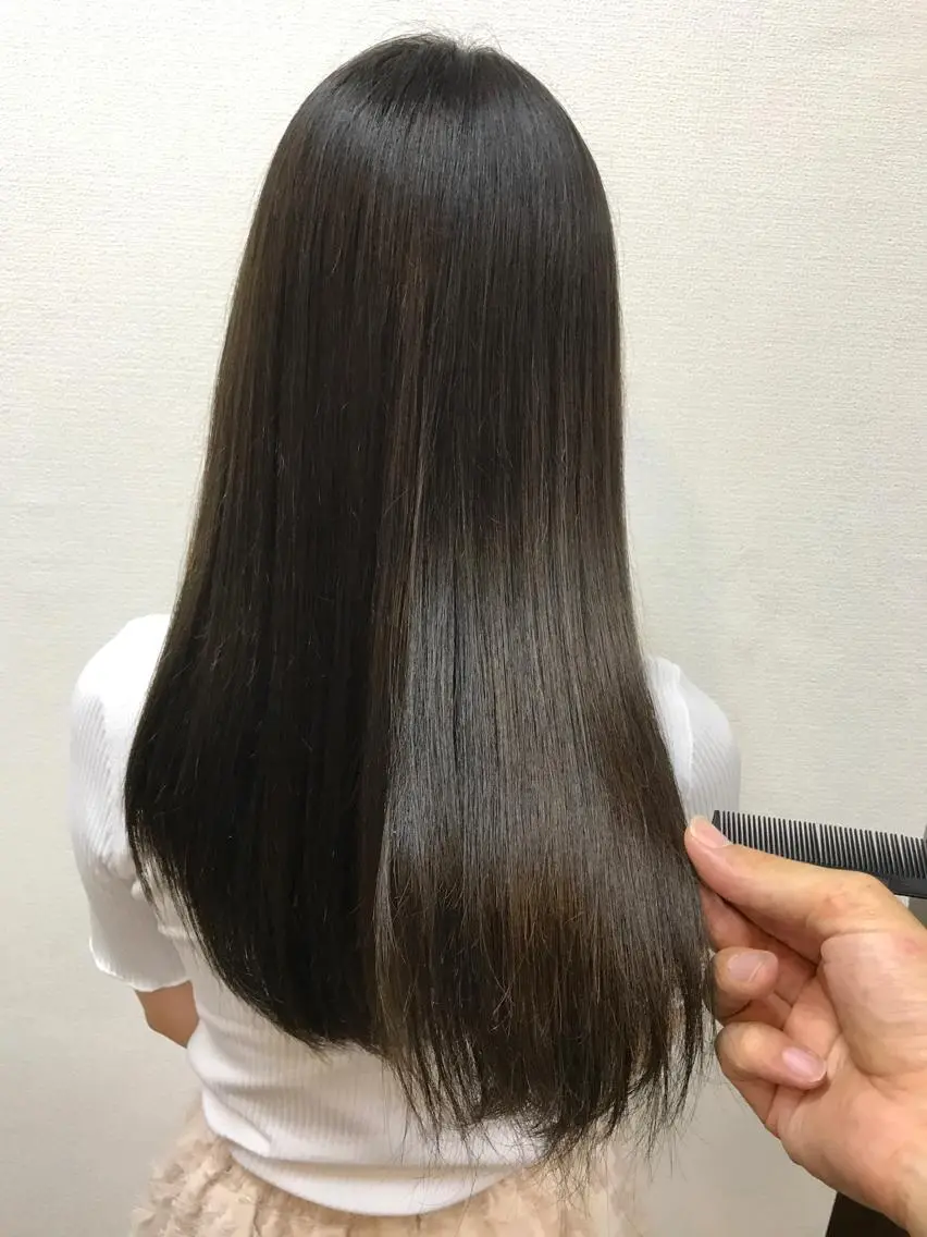 ロング カラー アッシュ ブリーチ ブルーカラー 透明感カラー ブリーチなしカラー カット ヘアカラー トリートメント 吉森 満俊のヘアスタイル