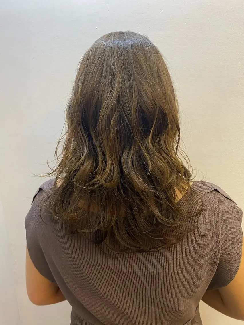 ミディアム カラー レイヤーカット 艶髪カラー&ウルフ フルカワ ヒロズミのヘアスタイル