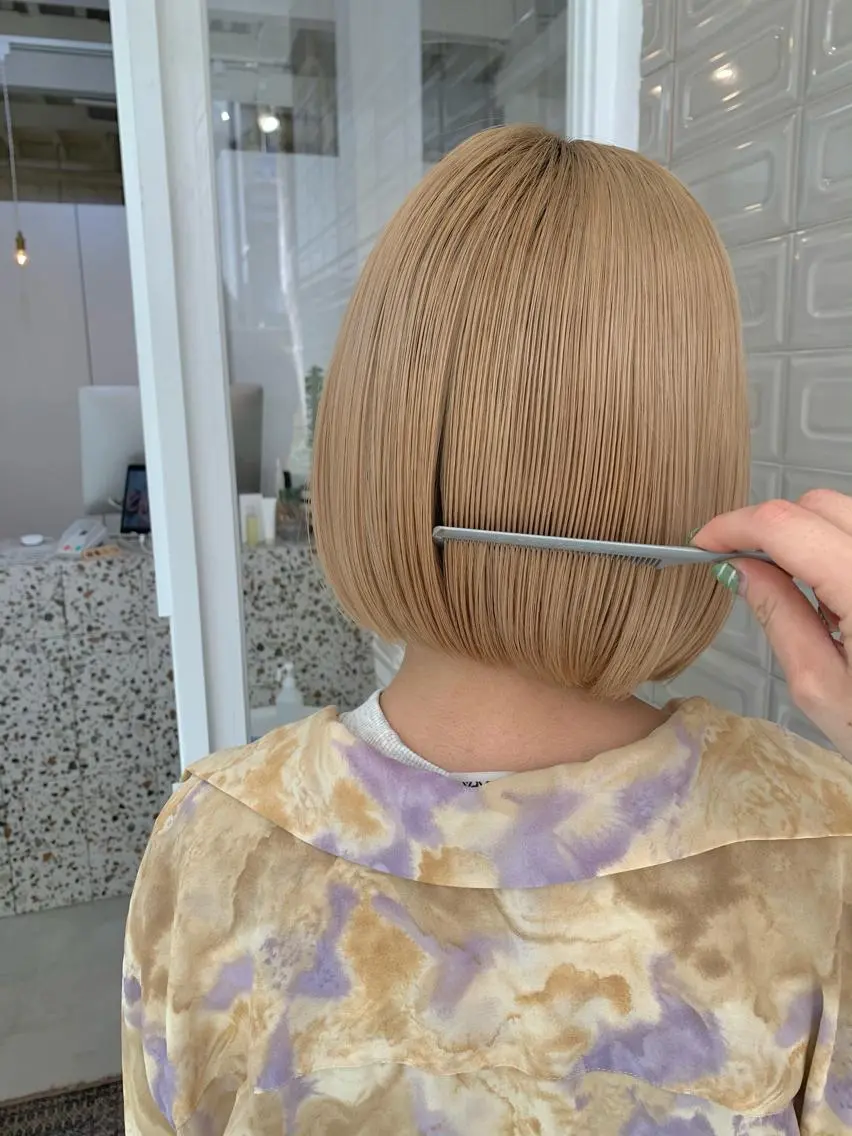 ショート カラー wakana/ 柔らかベージュカラーのヘアスタイル