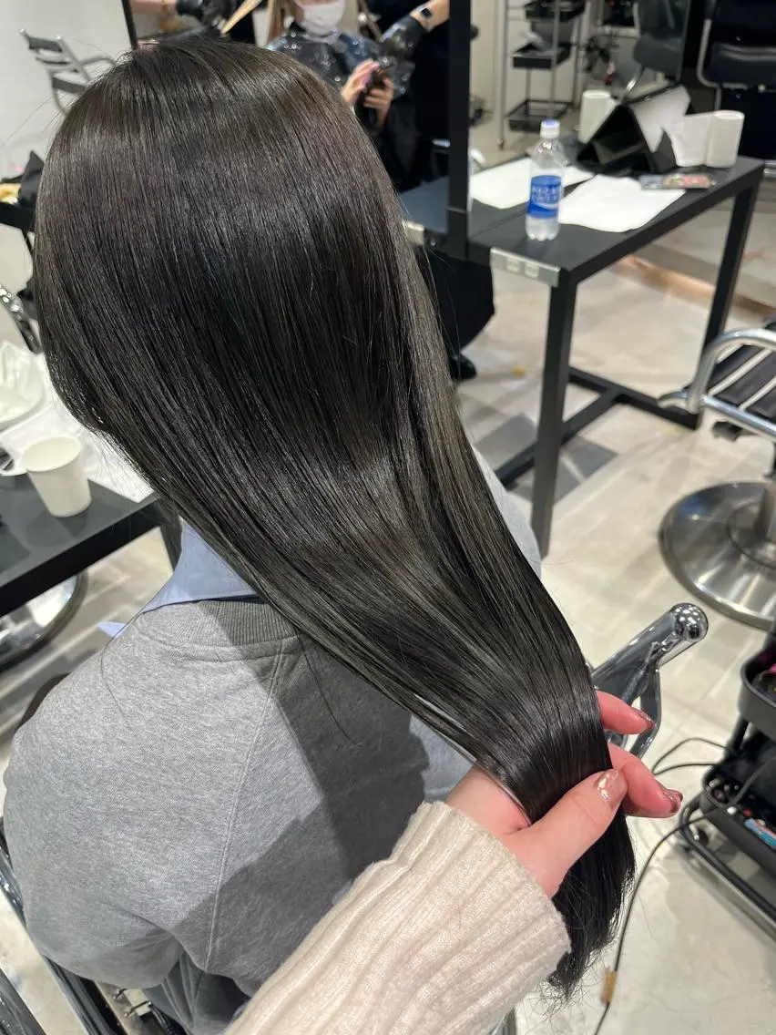 ロング カラー パーマ ヘアアレンジ トリートメント ヘッドスパ ヘアセット 透明感/オリーブ/ グレージュ/YUKAのヘアスタイル