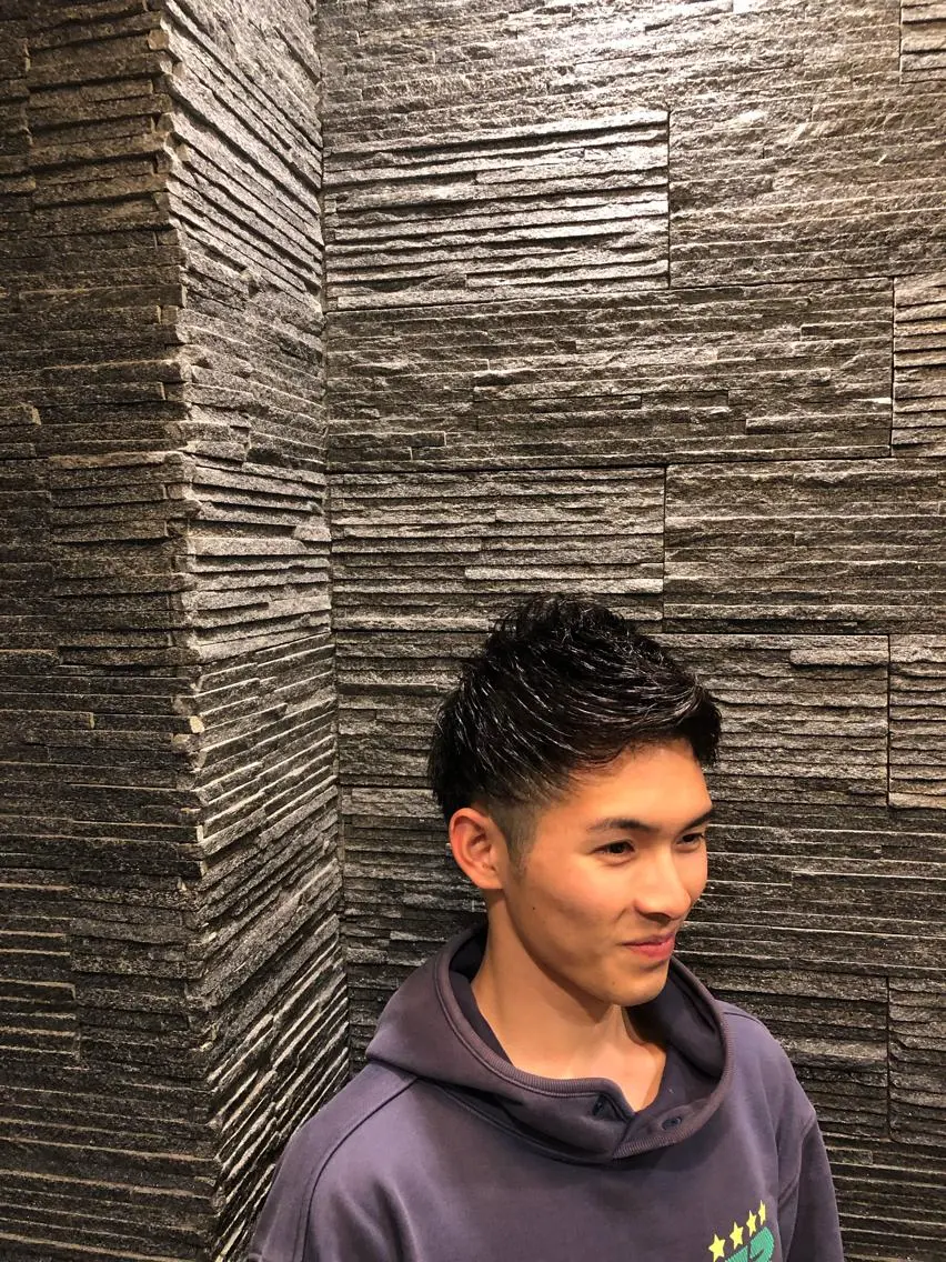 ショート メンズ モヒカン 中原 滉太のヘアスタイル