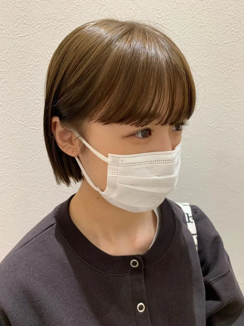 ショート カラー ベージュカラー ブリーチ ダブルカラー ブリーチなしカラー オリーブベージュ カット ヘアカラー トリートメント hubhair レイヤー/透明感のヘアスタイル