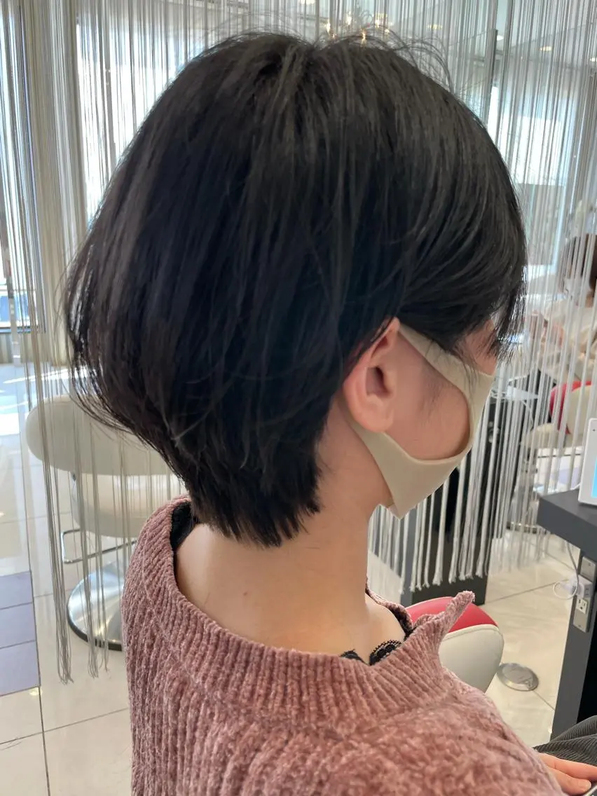 ショート ブリーチしてても 綺麗にかかる縮毛矯正のヘアスタイル