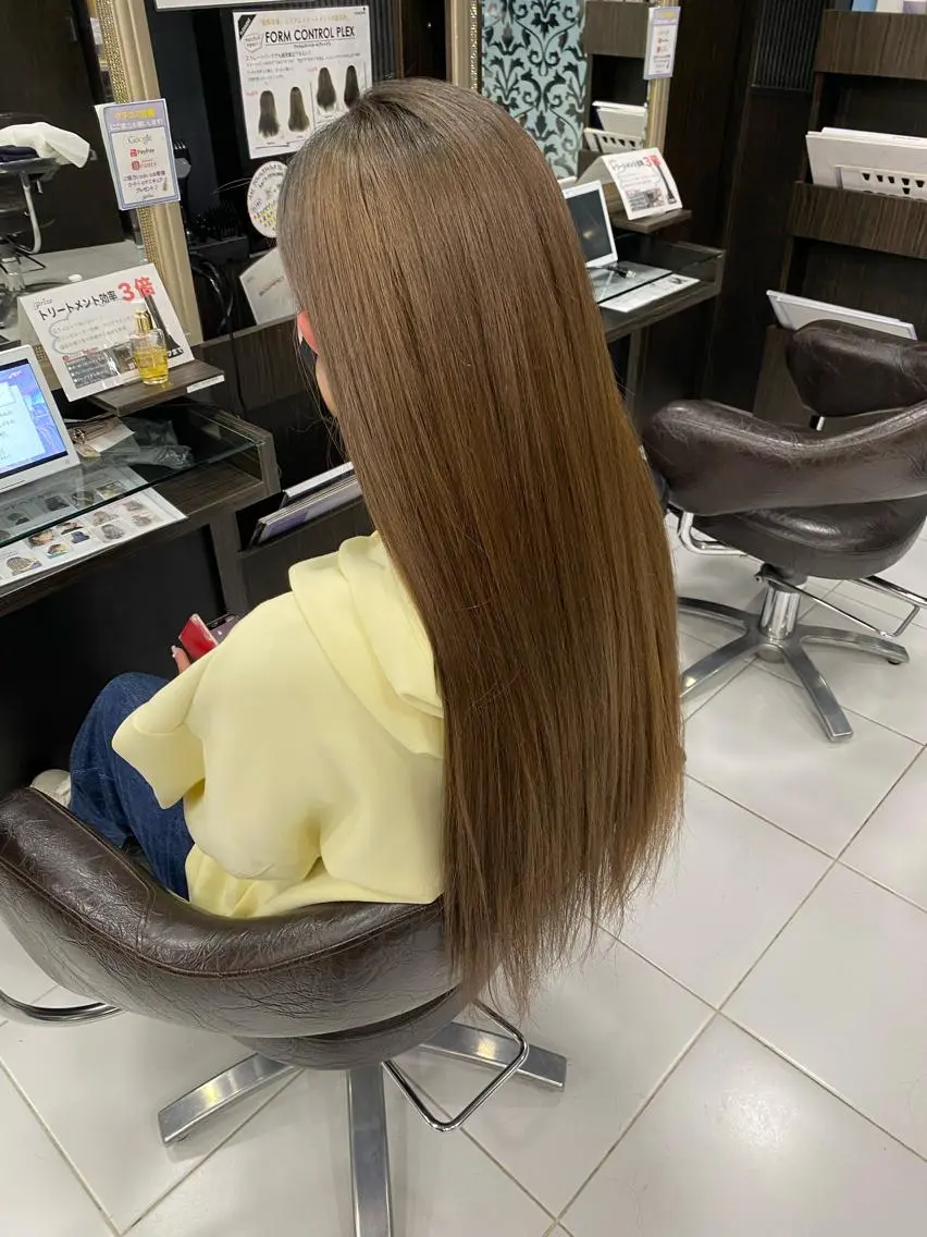 ロング カラー ベージュカラー ミルクティーベージュ グレージュ達人/赤み 消し/ブリーチ/岩崎のヘアスタイル