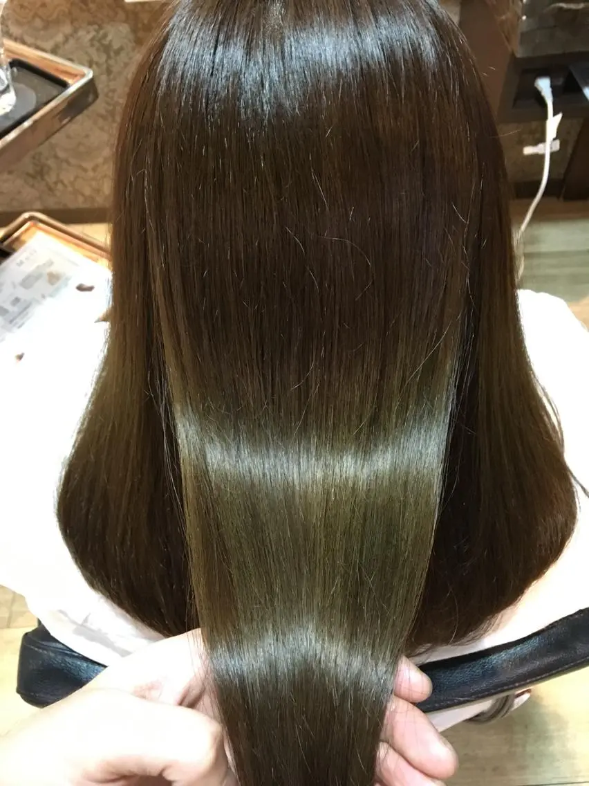 セミロング カラー イルミナカラー 冨田 義智のヘアスタイル