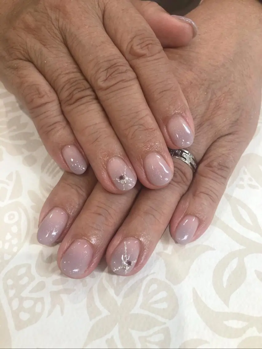 ショート キッズ ネイル ジェルネイル グラデーション オフィスネイル パラジェル シンプルネイル Luana nail (ルアナネイル)のネイルデザイン