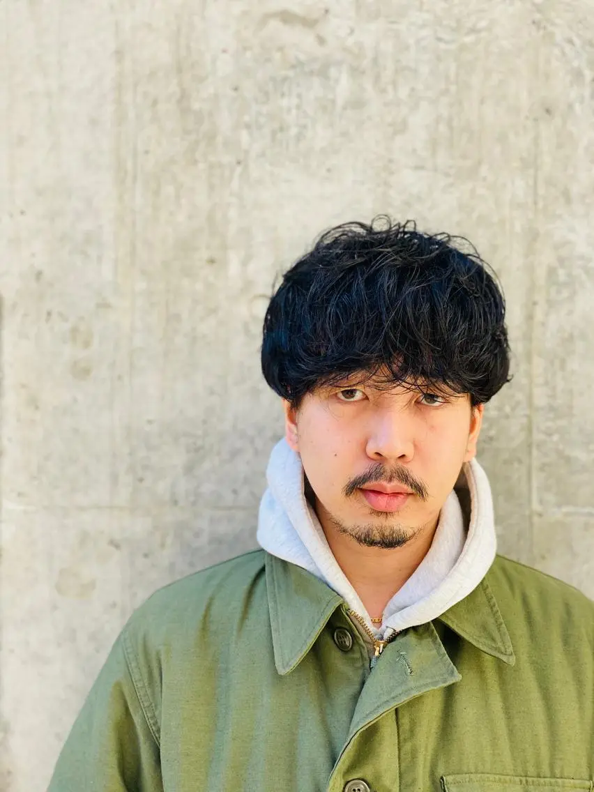 ショート パーマ メンズ センターパート フェードカット マッシュ メンズパーマ メンズツイストパーマ 池袋メンズパーマ フェード純平のヘアスタイル