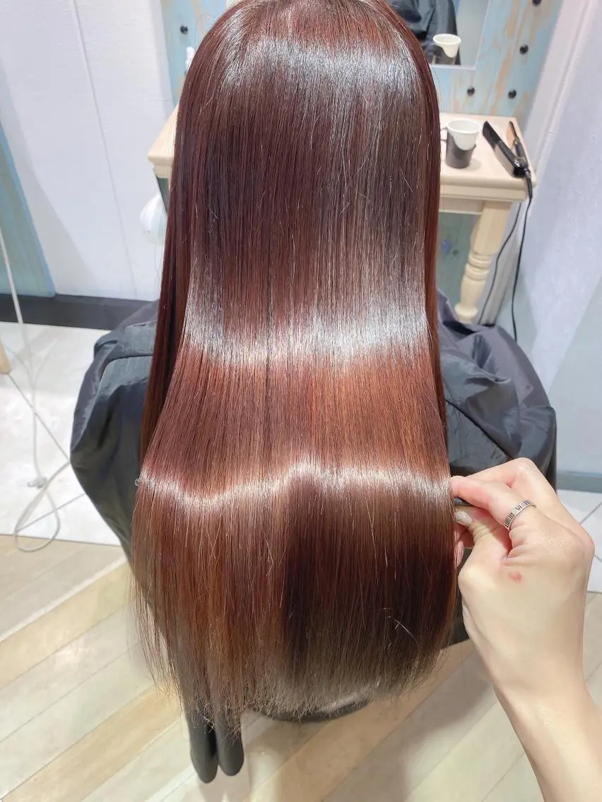 ミディアム ヘアカラー トリートメント 髪質改善　縮毛の達人 矢井由真のヘアスタイル