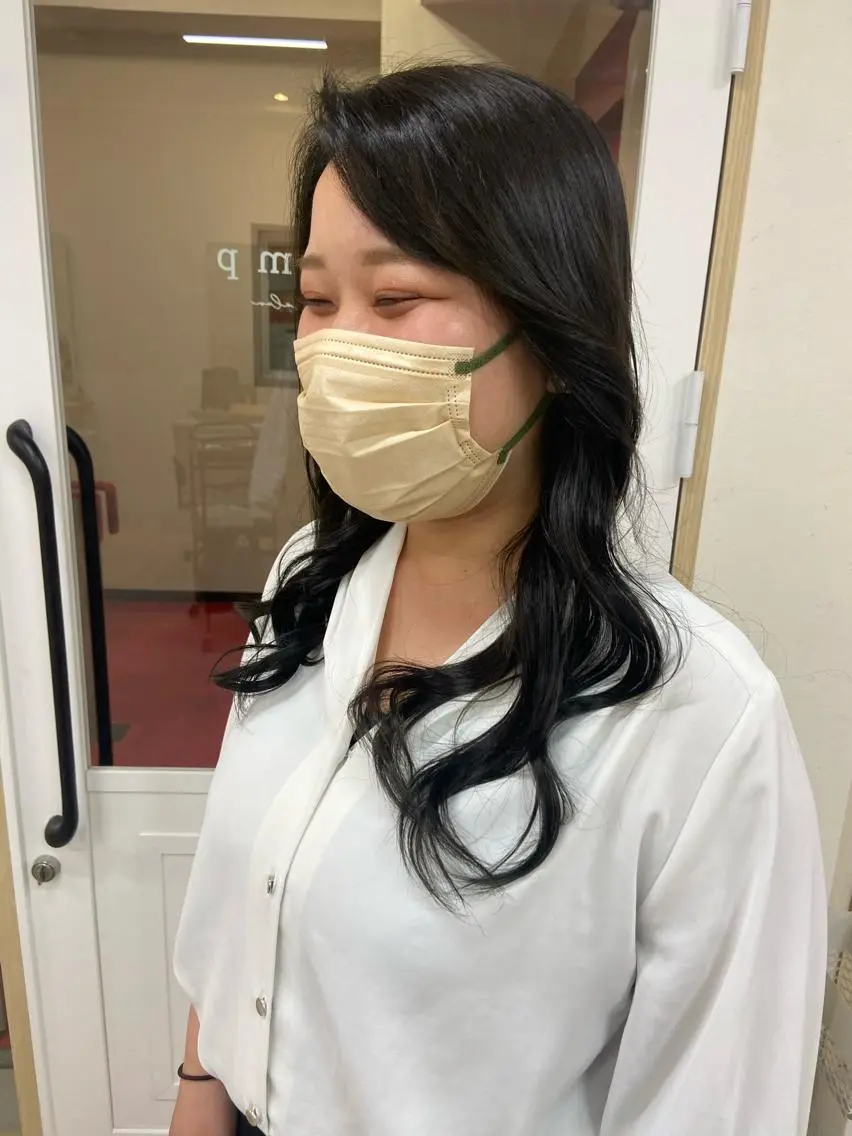 セミロング 宮澤 泉のヘアスタイル