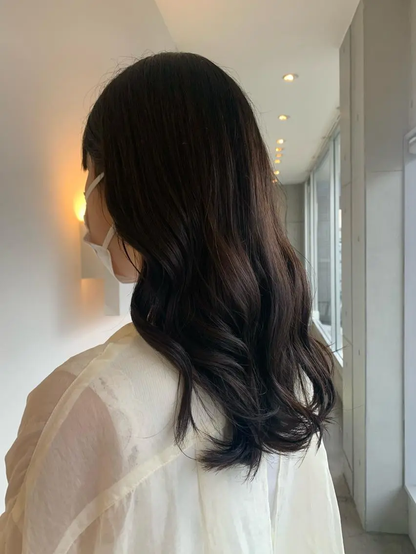 セミロング おせ ちさとのヘアスタイル