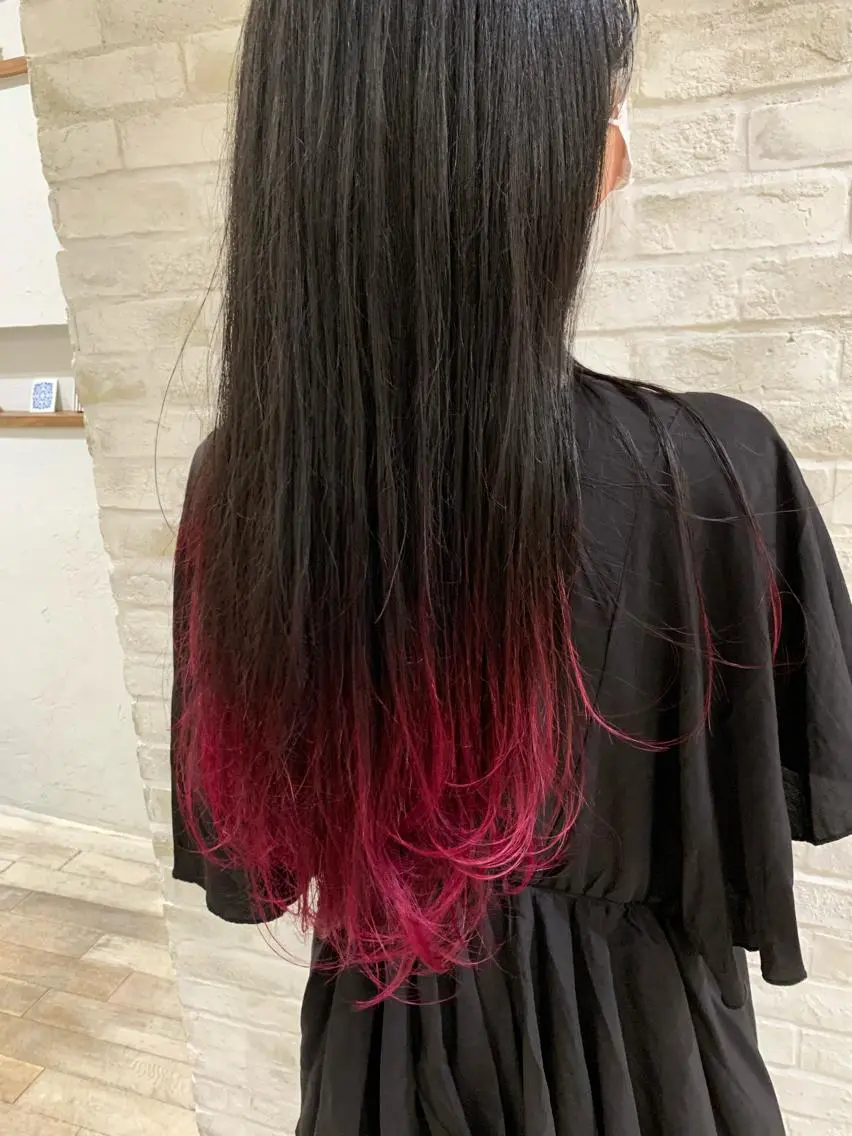 ロング カラー ブリーチ ピンクカラー ヘアカラー 大人レイヤー×艶髪 小久保　春暁のヘアスタイル