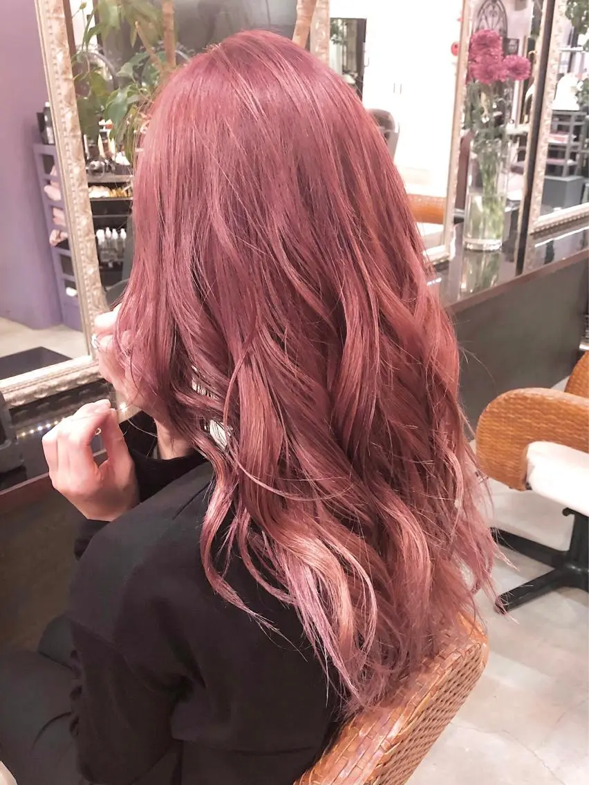 ロング カラー ヘアアレンジ アディクシーカラー アッシュ ベージュカラー 黒髪 ブリーチ JURI🤎 ワンカールレイヤーのヘアスタイル