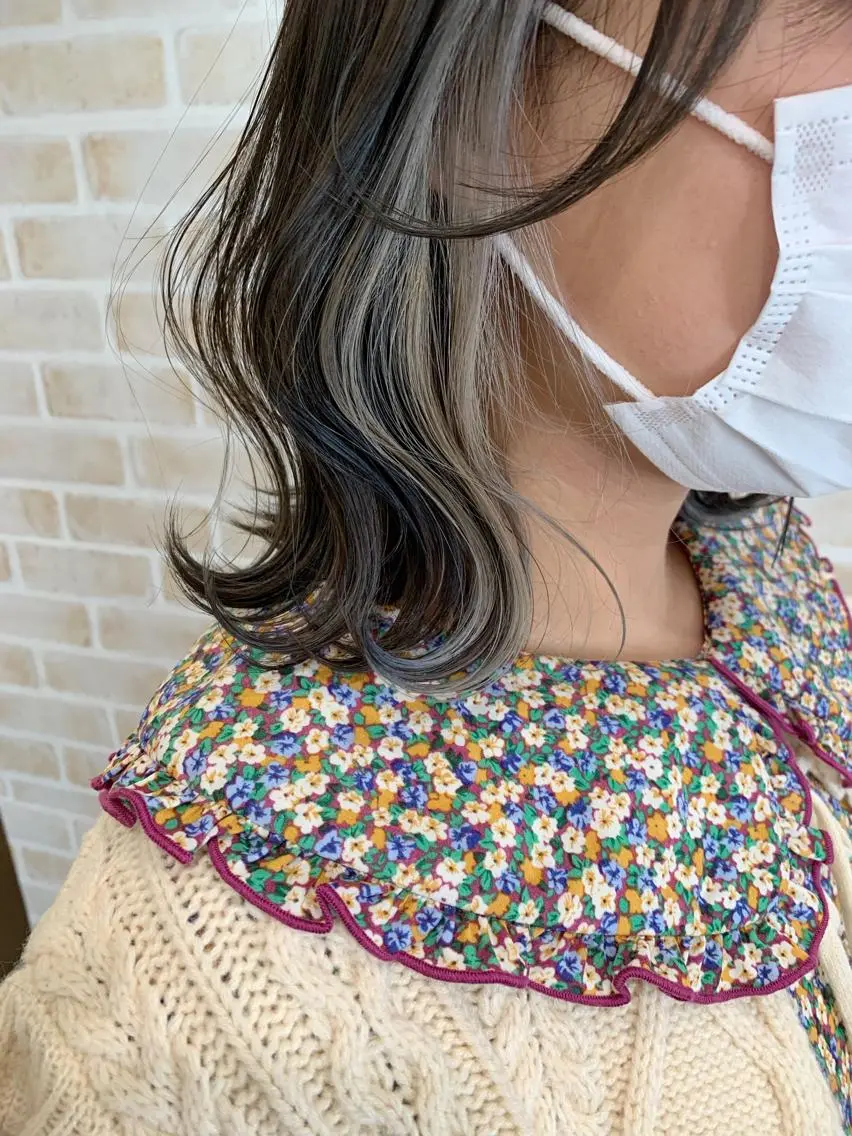ミディアム カラー 薄田 珠美のヘアスタイル