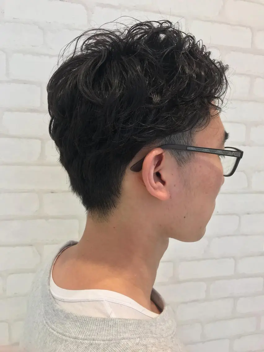 ショート パーマ メンズ メンズパーマ くせ毛 中川 拓弥のヘアスタイル