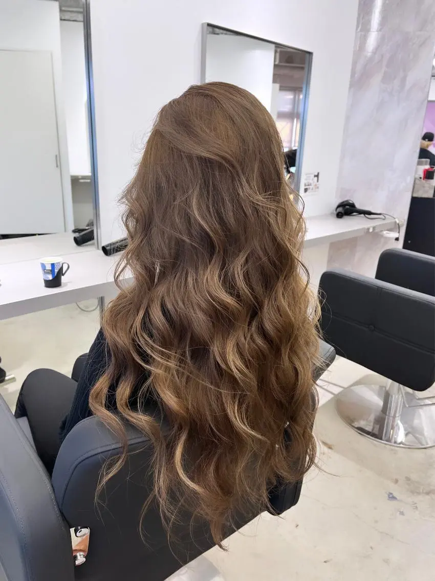 ロング karin🪩海外風 バタフライカットのヘアスタイル
