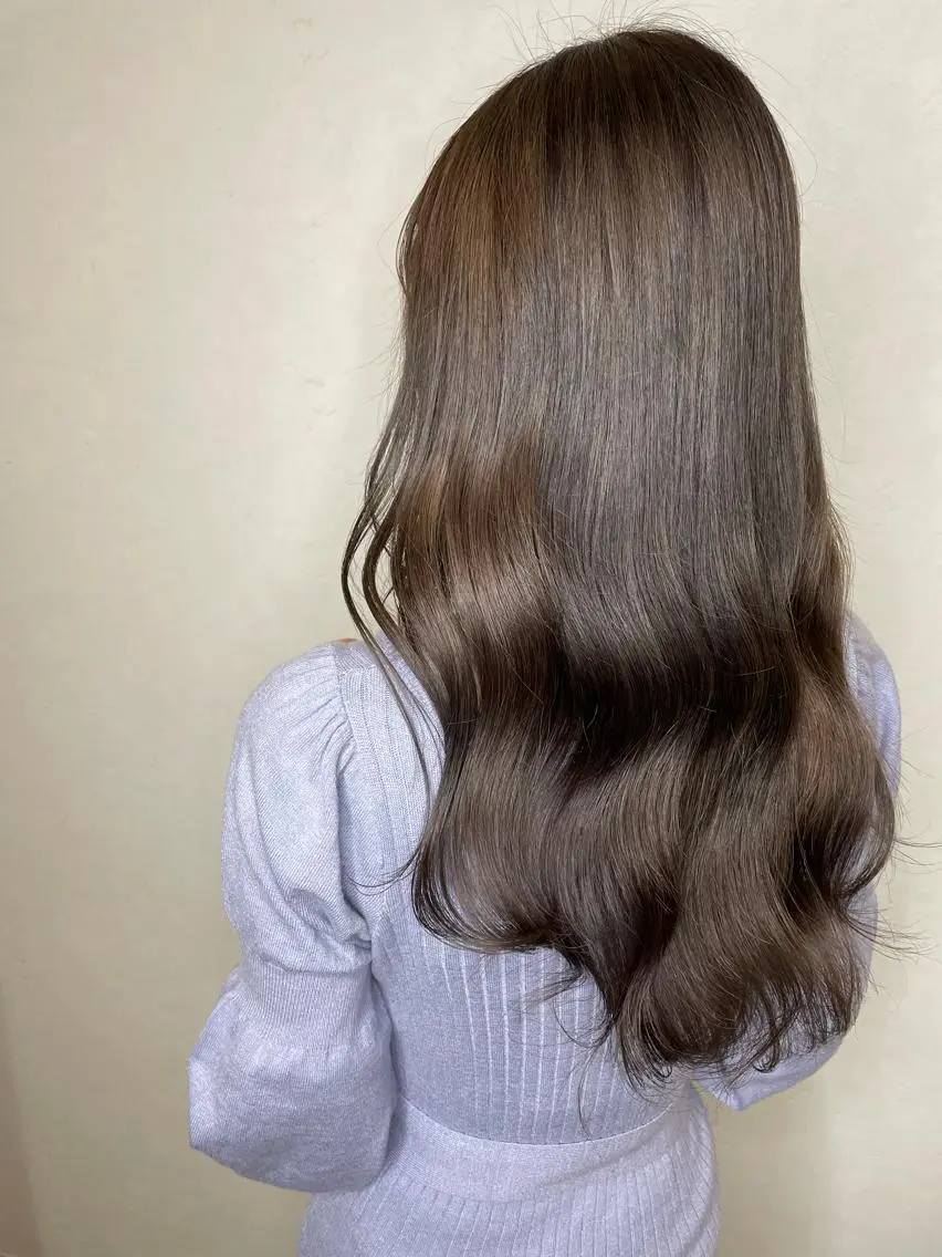 ロング カラー ベージュカラー 黒髪 ブリーチ ブルーカラー ブルーブラック カット ヘアカラー トリートメント オリーブカラー 特化 kaiのヘアスタイル