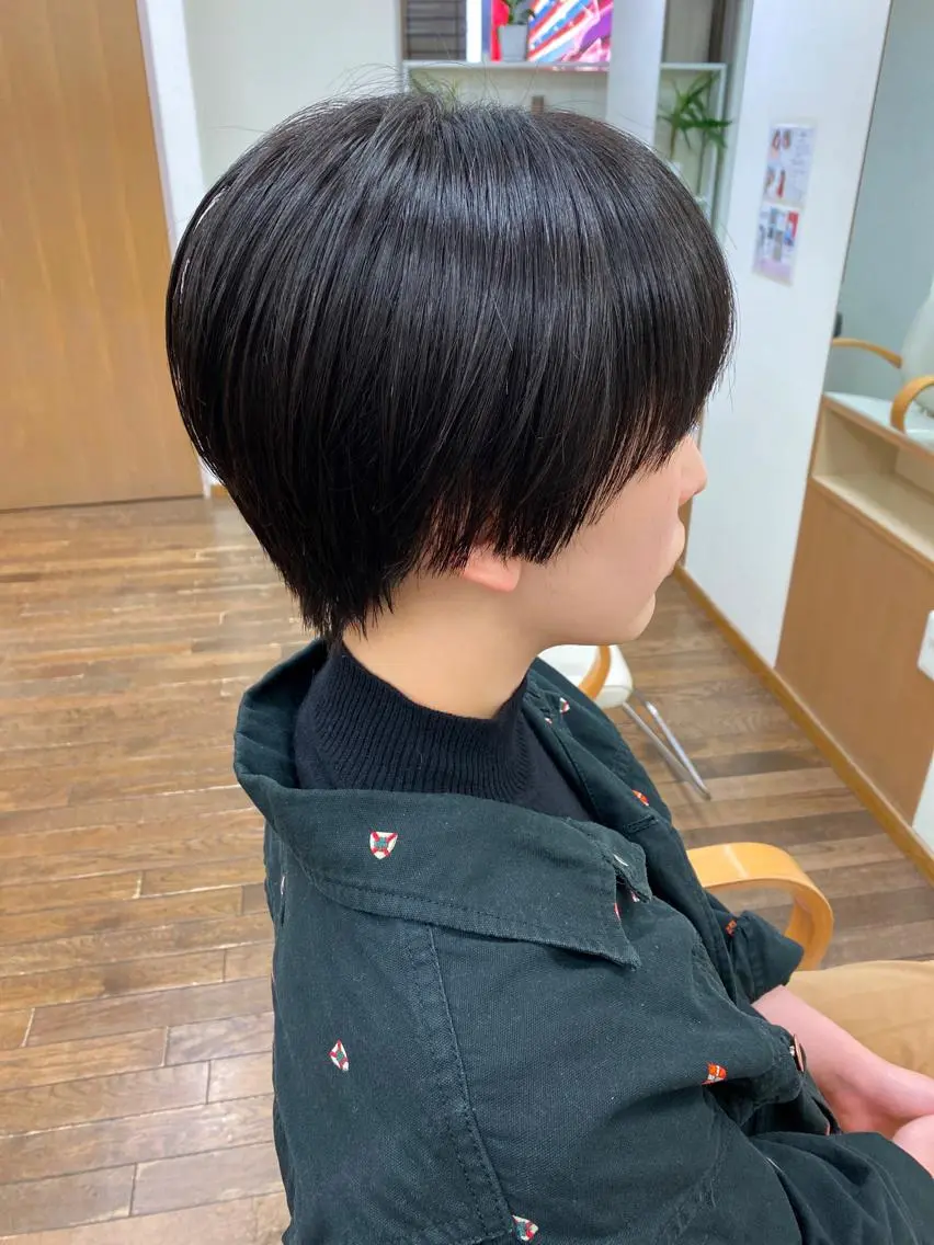 ショート ambellir 山本伽椰のヘアスタイル