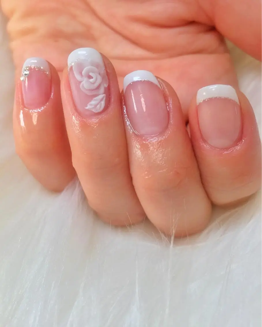 ネイル アートネイル フレンチネイル nouva nailsのネイルデザイン
