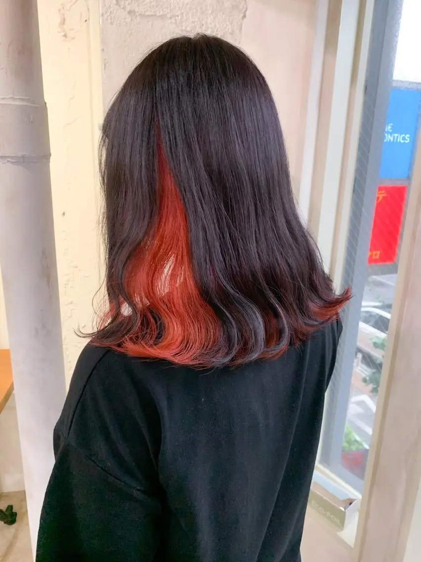 ミディアム カラー インナーカラー レッドカラー ヘアカラー トリートメント トリートメント /カラー/NAOKIのヘアスタイル