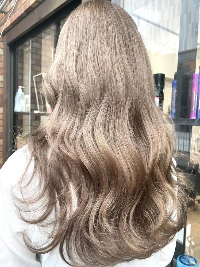 セミロング カラー パーマ ヘアアレンジ メンズ シールエクステ メンズバレイヤージュ メンズブリーチ メンズハイライト メンズインナーカラー ヘアカラー トリートメント 🦋高瀬寛菜🦋 韓国/ブリーチのヘアスタイル