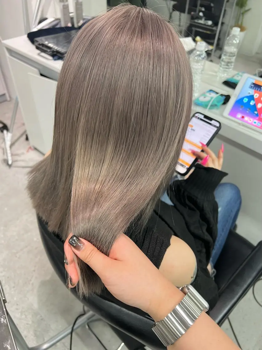ミディアム カラー ベージュカラー 髪質改善 トリートメント nailist mana𖤐´-のネイルデザイン
