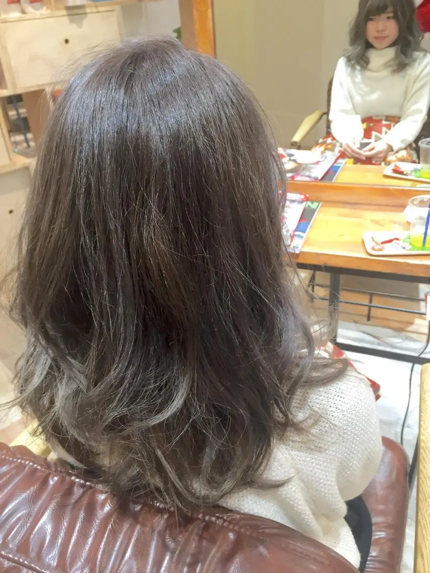 ミディアム カラー アッシュ シルバー シルバーアッシュ ハイトーン×髪質改善 KENTAのヘアスタイル