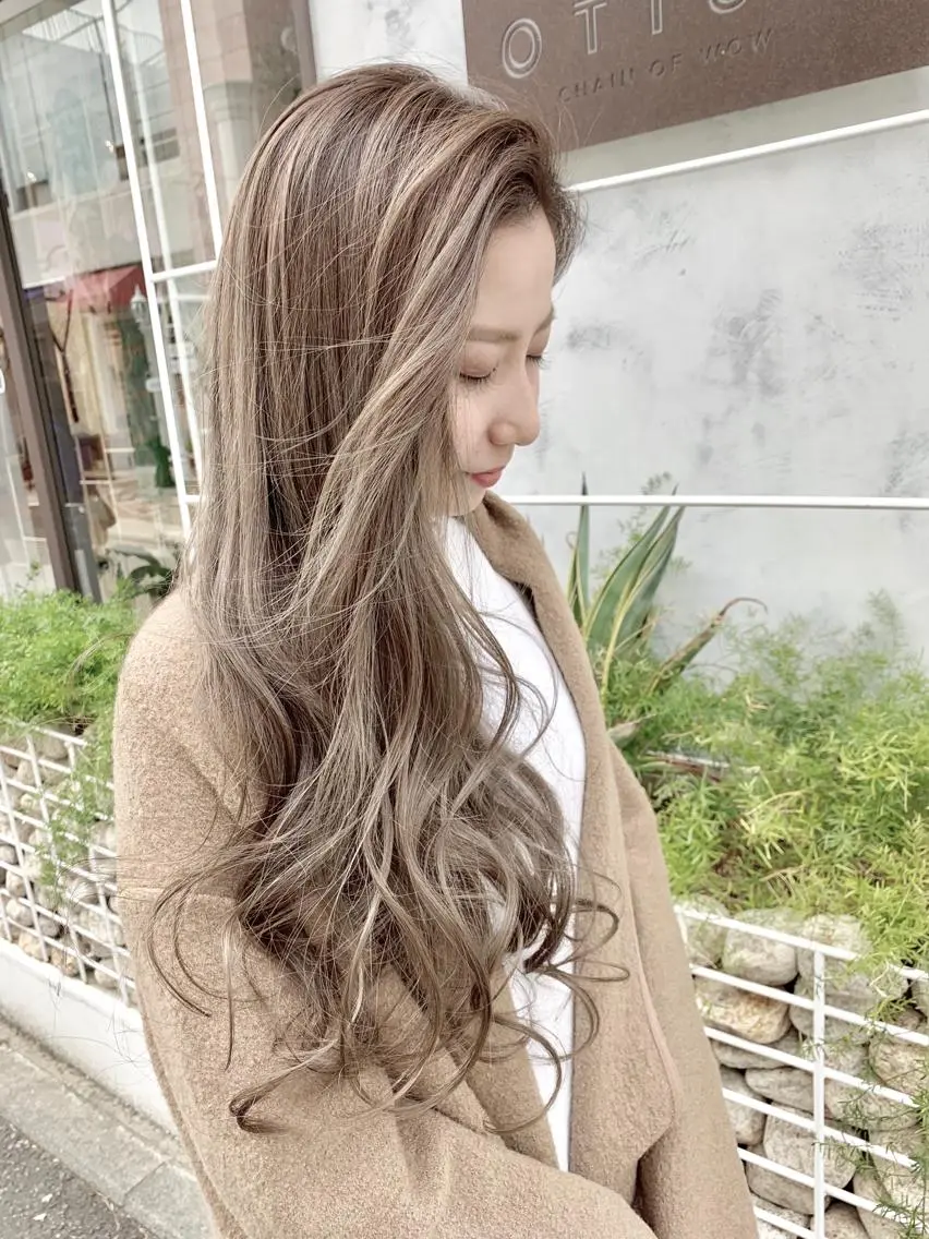 ロング カラー グレージュ ミルクティーグレージュ ヘアカラー トリートメント ヘッドスパ ヘアセット Akua【代表】 Kazumaのヘアスタイル