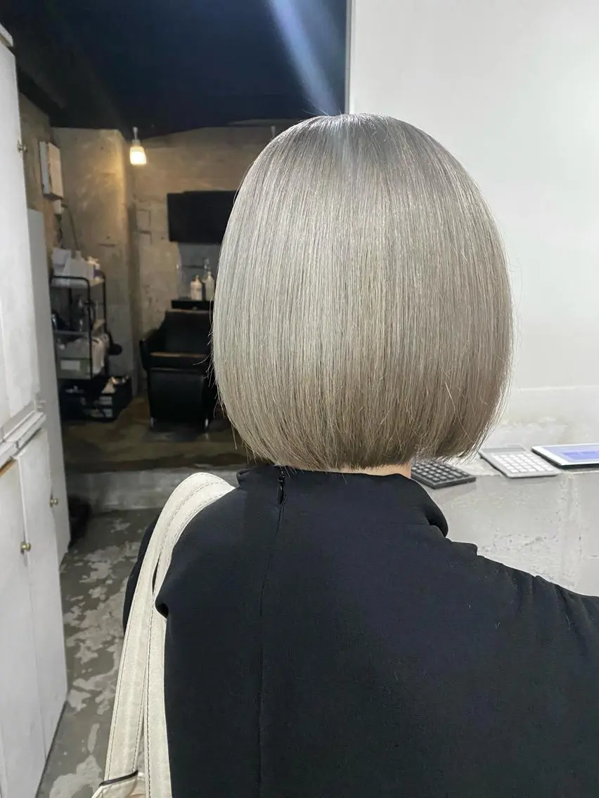 ショート カラー ヘアアレンジ シルバー ボブ カット ヘアカラー ［似合わせヘア］ ✂︎OGURO✂︎のヘアスタイル