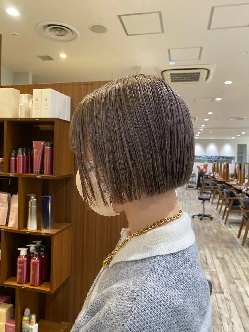 ショート 切りっぱなしボブ ボブ カット ヘアカラー 栗原 瑞稀のヘアスタイル
