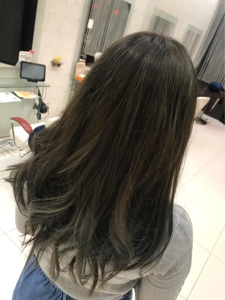 ロング カラー 【育休中】EARTH 荒井店HARUNAのヘアスタイル