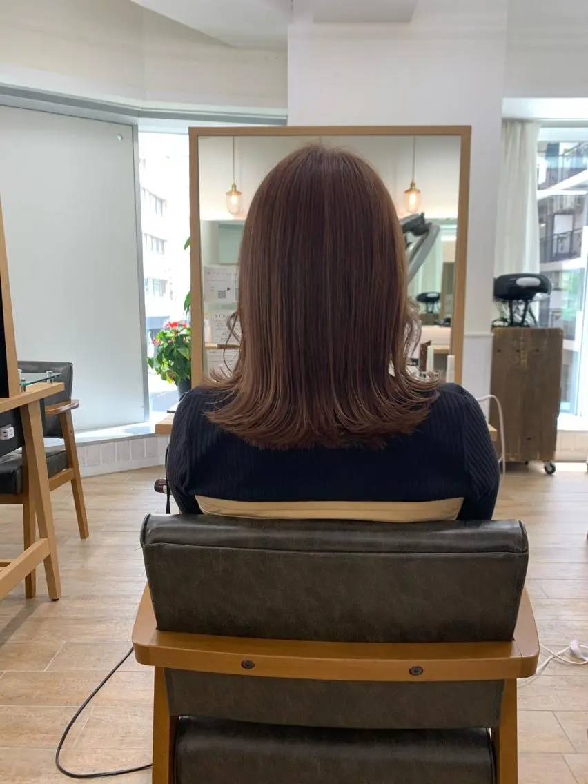 ミディアム カラー パーマ ヘアアレンジ メンズ キッズ ネイル マツエク・マツパ レイヤーカット/ 巻ける縮毛矯正のヘアスタイル