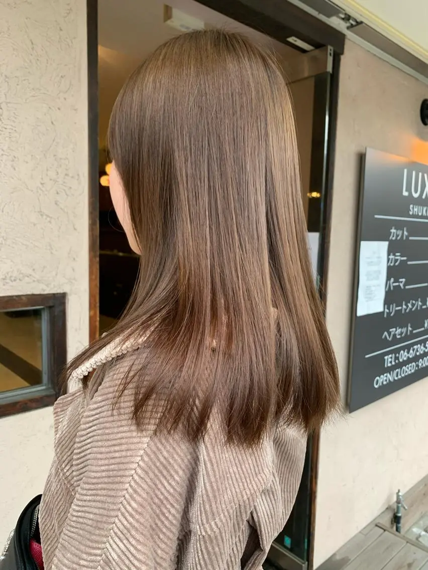 セミロング カラー ブラウンカラー ミルクティーブラウン ヘアカラー トリートメント 韓国レイヤー×艶髪 ハイトーンRyukiのヘアスタイル