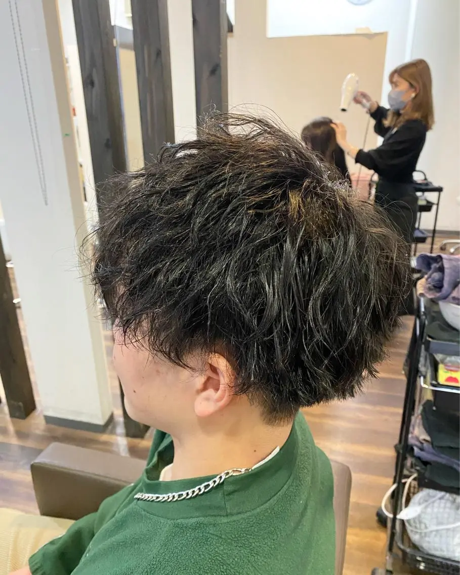 ショート パーマ メンズ メンズパーマ メンズツイストパーマ ツイストパーマ 堀 広夢のヘアスタイル