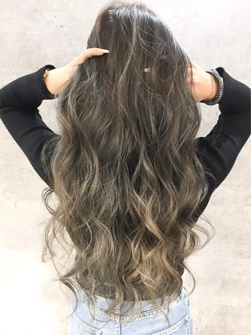 ロング ハイライト ✨MiL✨ ✨心斎橋✨のヘアスタイル