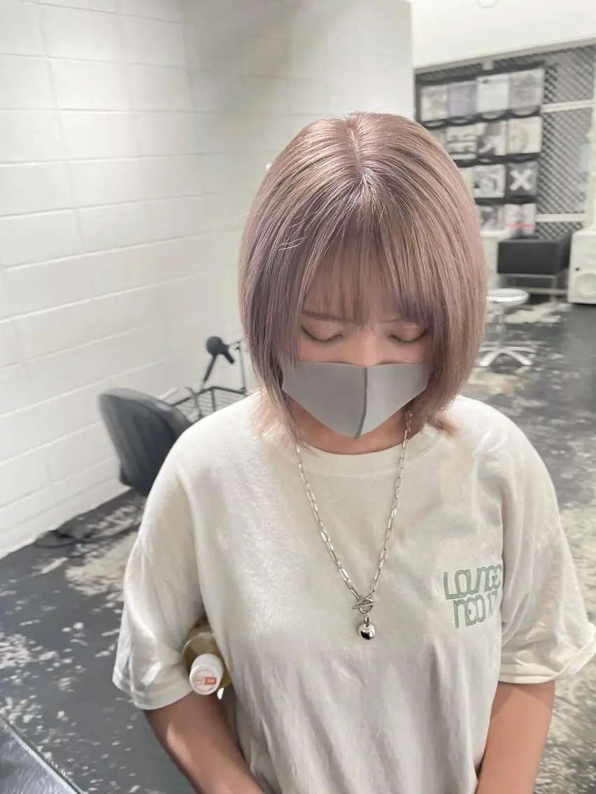 ミディアム カラー ヘアアレンジ ベージュカラー ブリーチ ホワイトベージュ カット ヘアカラー トリートメント 艶ハイトーン/ヘア アレンジAYAKAのヘアスタイル
